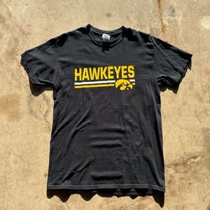 Mens Gildan Heavy Cotton NCAA Iowa Hawkeyes Spell Out Short Sleeve TShirt Medium